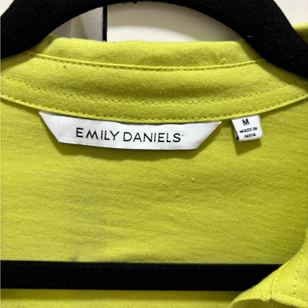 Emily Daniels Chartreuse 3/4 Sleeve 1/2 Button-Up W/Pocket Top Size M - Picture 3 of 8